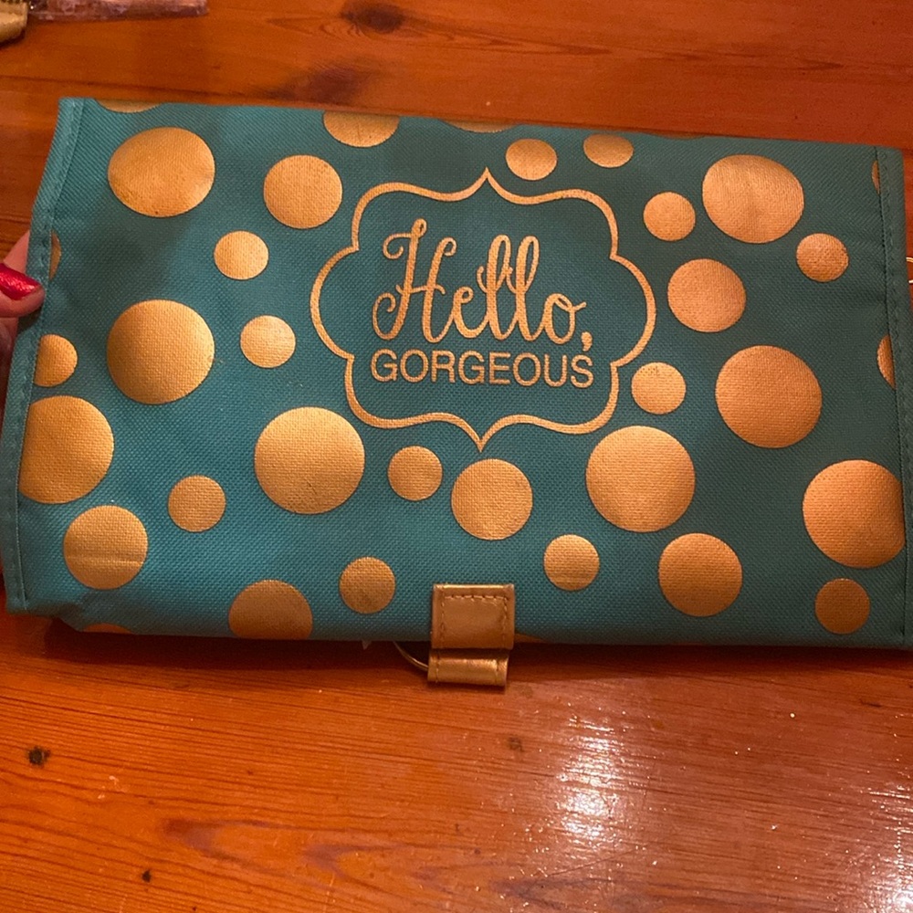 HELLO GORGEOUS travel cosmetics bag nwt